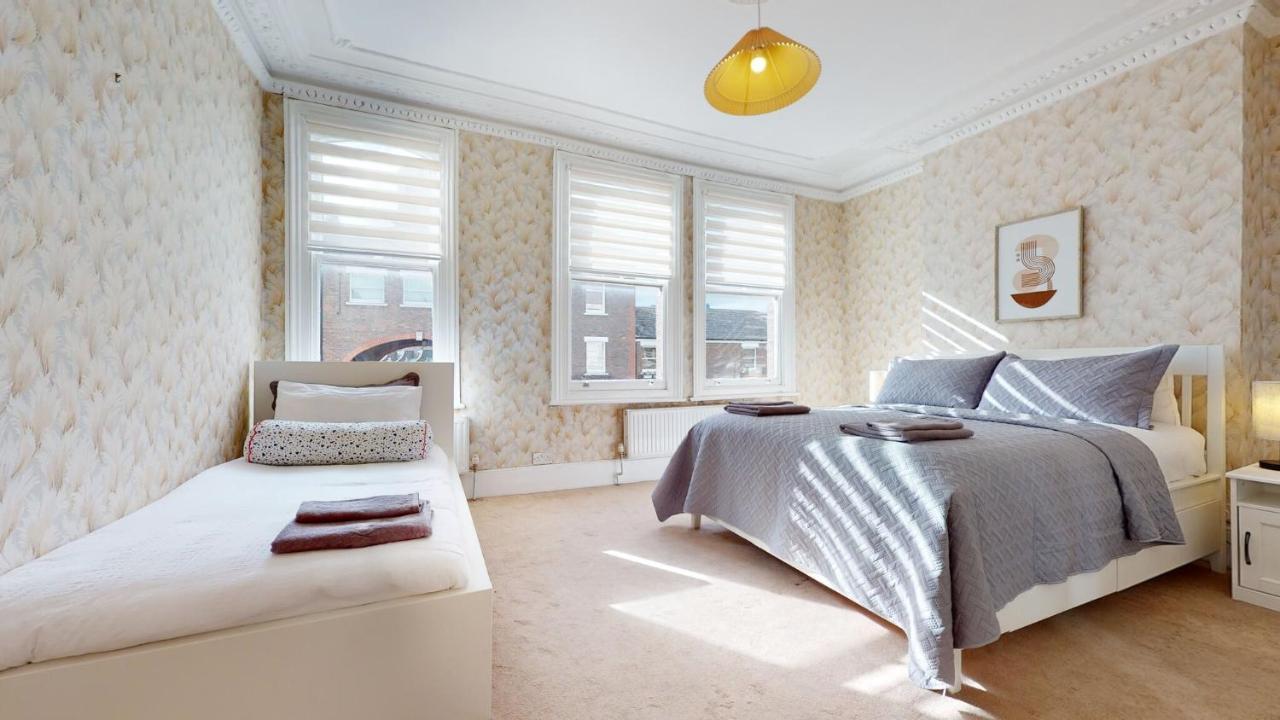 Cheerful 4 Bedroom Victorian House With Back Courtyard Londyn Zewnętrze zdjęcie